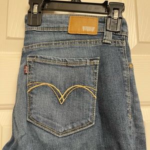 Levis light wash skinny jeans